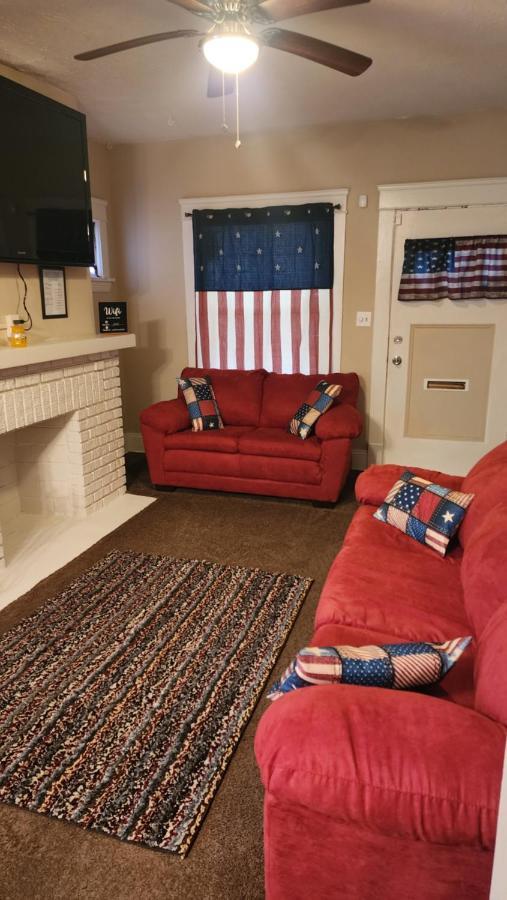 *All-American Home Minutes From Case/Uh/Cle Clinic Cleveland Heights Extérieur photo